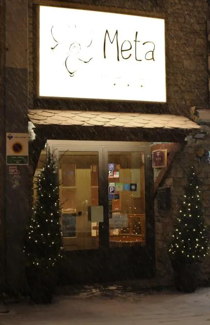  Hotel Meta - picture  : Facade/entrance,Property logo or sign,Property 