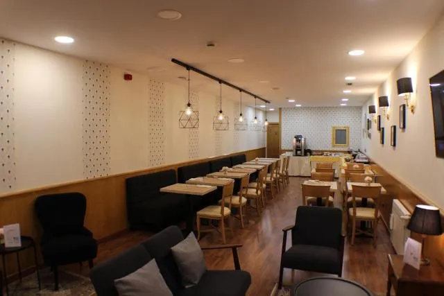  Hotel Meta - picture  : Toilet,Patio,Lounge or bar,Property 