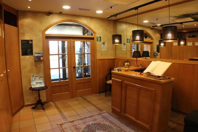  Hotel Meta - picture  : Nearby landmark,Lobby or reception,Property 