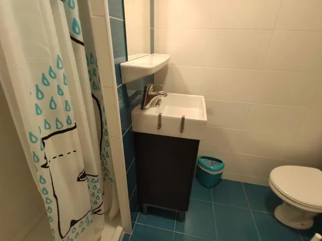  Tetras Pedrous - picture  : Shower,Toilet,Bathroom,Summer,Bathroom,Property 