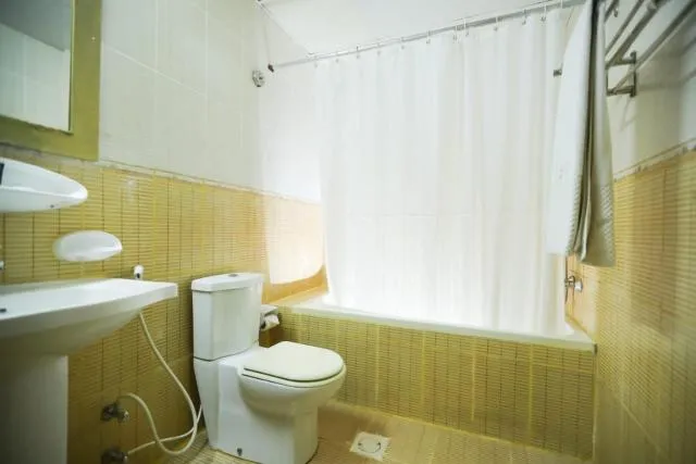  Mermaid Beach Hotel LLC - picture  : Bathroom,Summer 