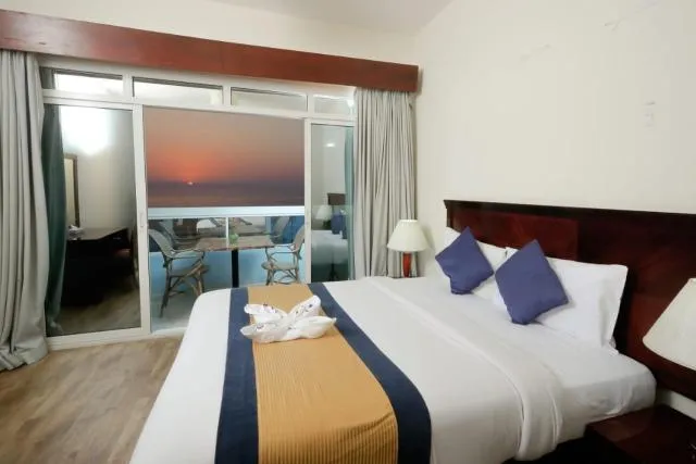  Mermaid Beach Hotel LLC - picture  : Bed 