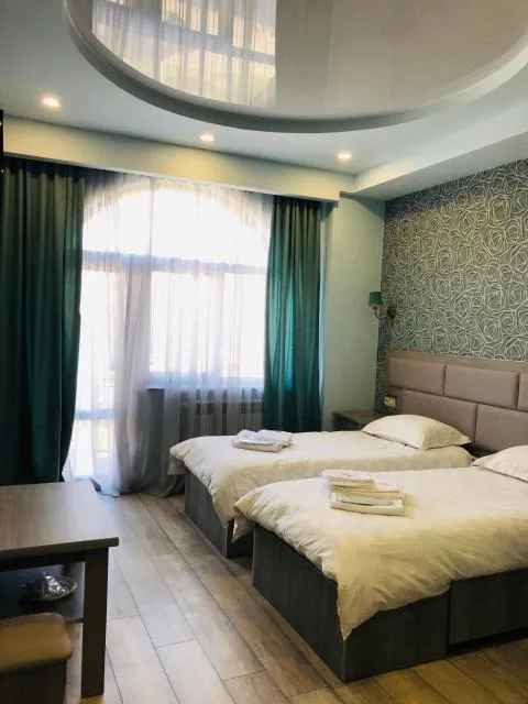  Flamenco Hotel - picture  : Bed,Photo of the whole room,Room 