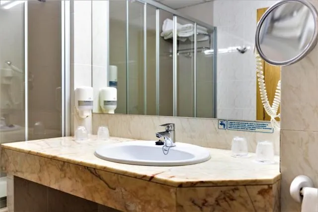  Hotel Panorama - picture  : Toilet,Bathroom,Bathroom,Property 