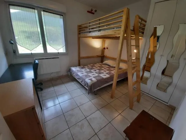  Altissim Griffon - picture  : Bed,Bedroom,Mountain view,bunk bed,Property,Room 