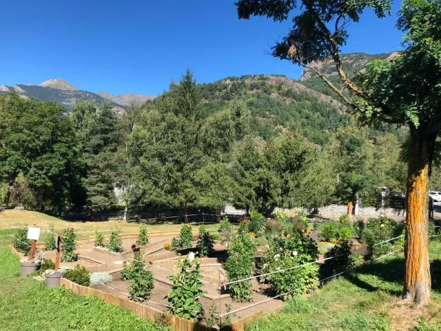  Apartaments Giberga - picture  : Natural landscape,Garden,Mountain view,Area and facilities,Property 