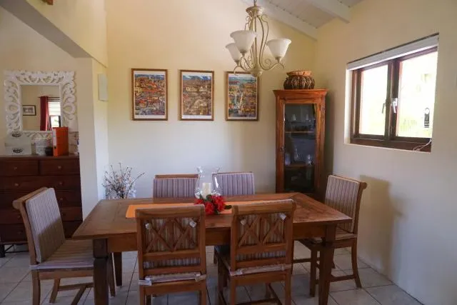  Cariñas Studio Apartments - picture  : Toilet,Dining area,Dining area,Property 