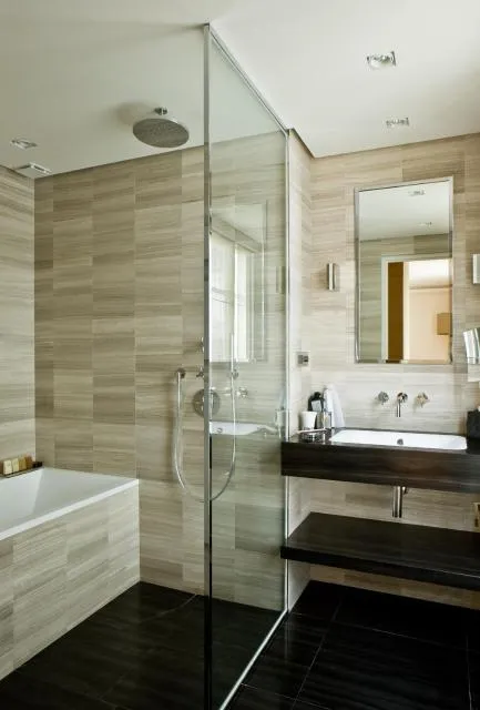  Hotel Marignan Champs-Elysées - photo  : Salle de bain,Salle de bain,Propriété 