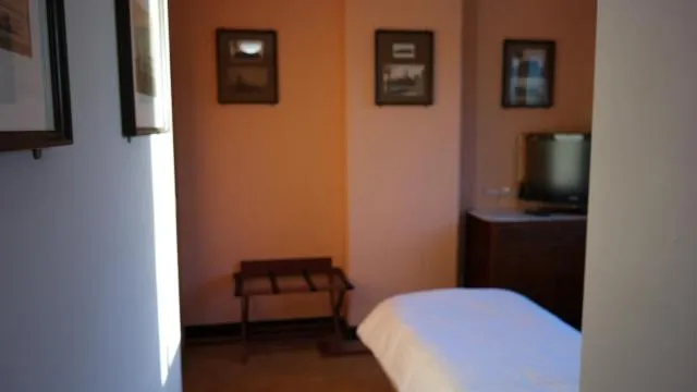  De Bonte Os Hotel & Tower - picture  : Bed,Photo of the whole room,Room 