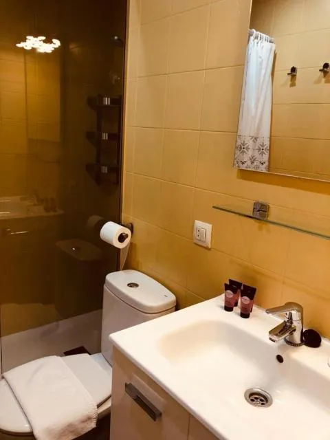  Mikka-Mundial Luxe - picture  : Bathroom 