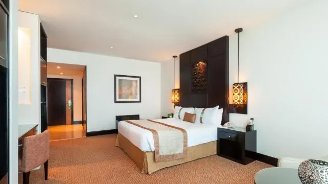  Holiday Inn Dubai Al Barsha, an IHG Hotel - picture  : Bed,Photo of the whole room,Room 