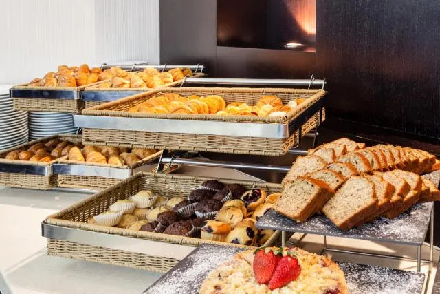  Holiday Inn Dubai Al Barsha, an IHG Hotel - picture  : Restaurant/places to eat,Food,Property 