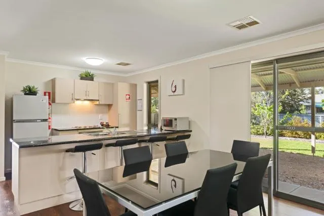  Discovery Parks - Barossa Valley - picture  : Kitchen/kitchenette,Dining area,Kitchen or kitchenette,Dining area,Property 