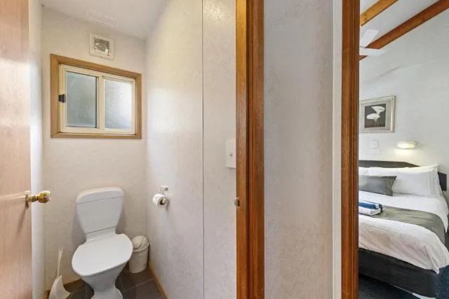  Discovery Parks - Barossa Valley - picture  : Toilet,Bathroom,Property 