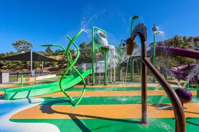  Discovery Parks - Barossa Valley - picture  : Swimming pool,Children's play area,Aqua park,Aqua park,Property 