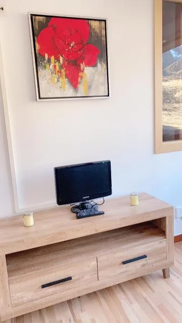  Perdiu 52 Confortable - picture  : TV/entertainment centre 