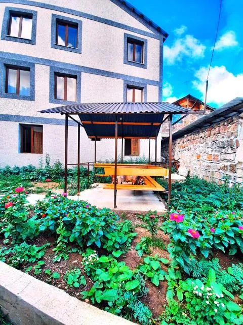  Cottage Tsaghkadzor - picture  : Property building,Facade/entrance,Property building,Garden,Property 