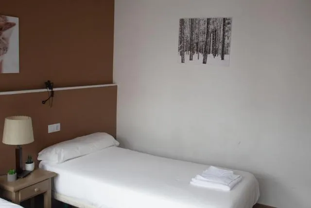  Hotel KATHMANDU - picture  : Bed,Bed,Photo of the whole room,Room 