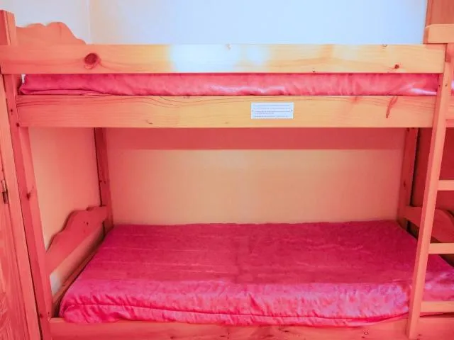  Kione Calgary - picture  : Off site,Summer,bunk bed,Room 