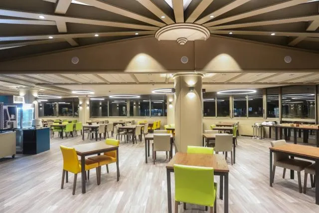  Hotel Panorama - picture  : Toilet,Restaurant/places to eat,Property 