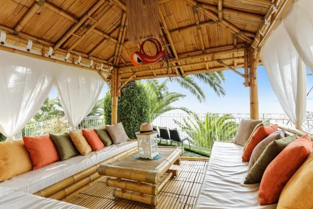  Studio avec vue sur la mer piscine interieure et terrasse a Menton a 4 km de la plage - photo  : Zone assise,Balcon/Terrasse,Propriété 