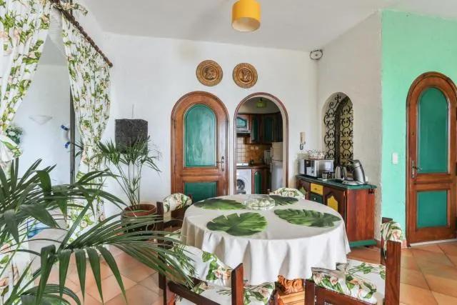  Studio avec vue sur la mer piscine interieure et terrasse a Menton a 4 km de la plage - photo  : Été,Salle à manger,Propriété 