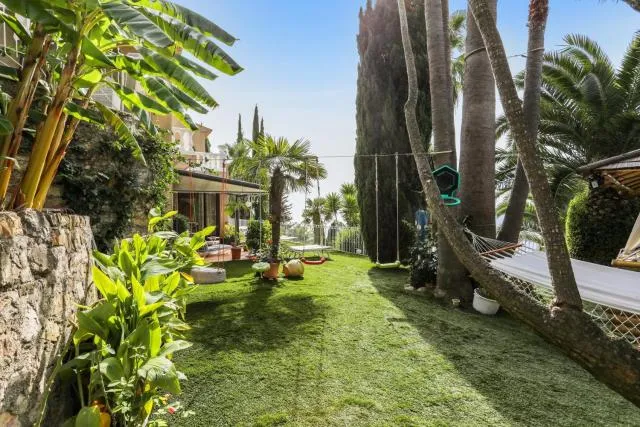  Studio avec vue sur la mer piscine interieure et terrasse a Menton a 4 km de la plage - photo  : Jardin,Immeuble immobilier,Jardin,Propriété 
