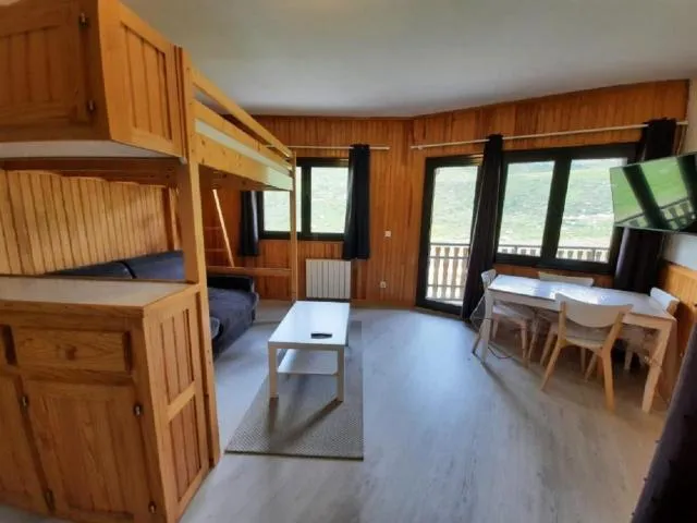  Altissim Grantetras - picture  : Bed,Dining area,Mountain view,bunk bed,Property,Room 