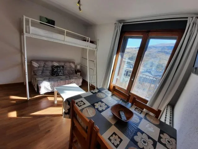  Altissim Nevada II - picture  : Dining area,Bed,TV and multimedia,Balcony/Terrace,Living room,Dining area,Mountain view,Property,Room 