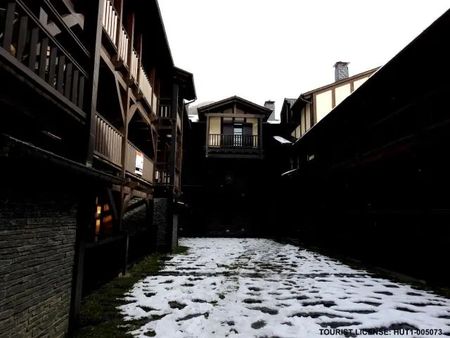  One bedroom appartement at El Tarter 10 m away from the slopes with furnished terrace and wifi - picture  : Property building,Bird's eye view,Property 