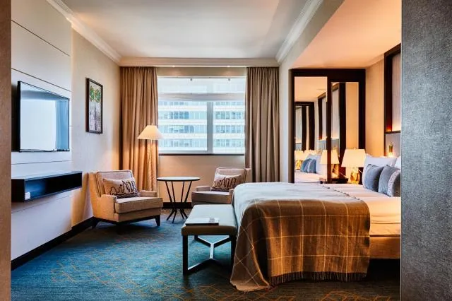  InterContinental Warszawa, an IHG Hotel - picture  : Bed,Summer,TV and multimedia,Photo of the whole room,Bedroom,City view,Property,Room 