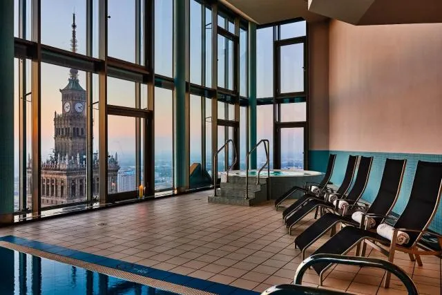  InterContinental Warszawa, an IHG Hotel - picture  : Landmark view,Swimming pool,Property 