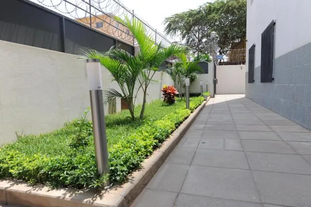  Inn Luanda - picture  : Facade/entrance,Patio/outdoor area,Garden,Facade/entrance,Property building,Property 