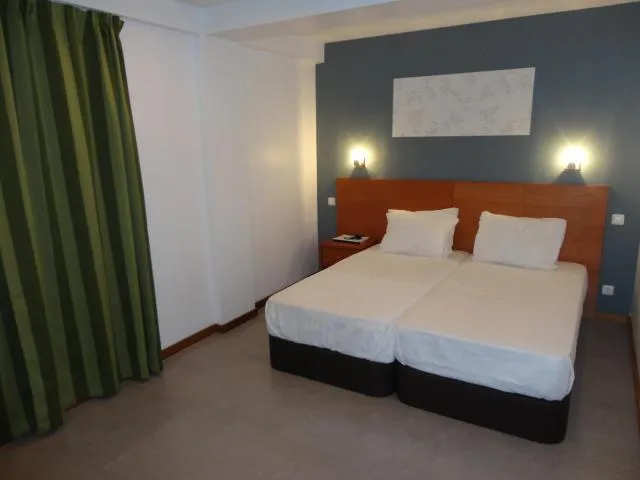 Inn Luanda - picture  : Bed,Bedroom,Area and facilities,Property 