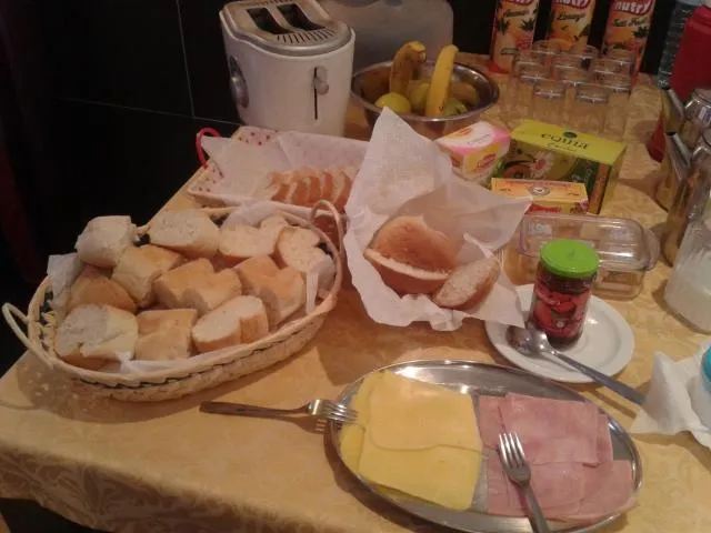  Inn Luanda - picture  : Food,Continental breakfast,Property 