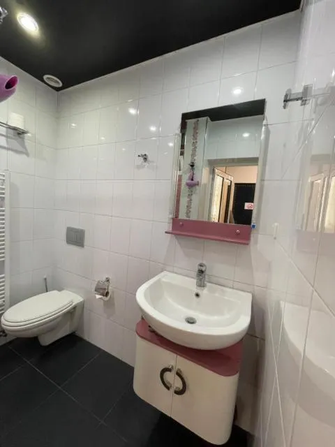  Armine's B&B - picture  : Bathroom,Bathroom,Property 