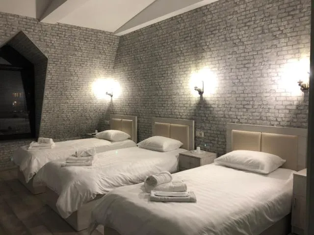  Flamenco Hotel - picture  : Bed,Bed,Summer,Photo of the whole room,towels,Room 