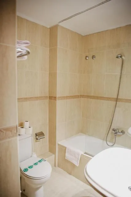  Cal Ruiz - picture  : Bathroom,Bathroom,Property 