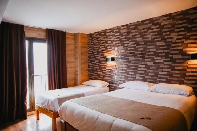  Cal Ruiz - picture  : Bed,Bedroom,Property 