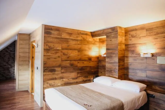  Cal Ruiz - picture  : Bed,Bedroom,Property 