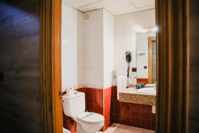  Cal Ruiz - picture  : Bathroom,Bathroom,Property 