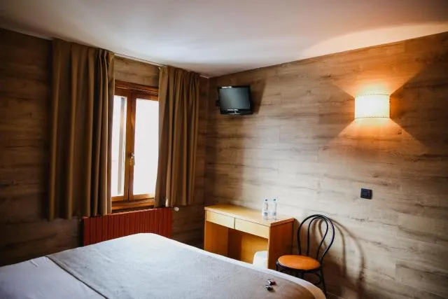  Cal Ruiz - picture  : Bed,Bedroom,Property 