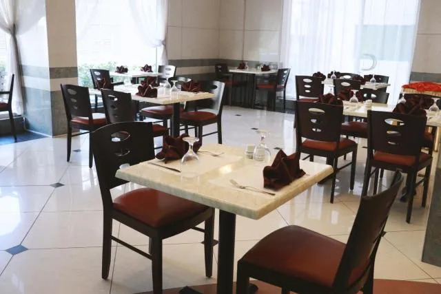  Spark Residence Hotel - picture  : Toilet,Restaurant/places to eat,Property 