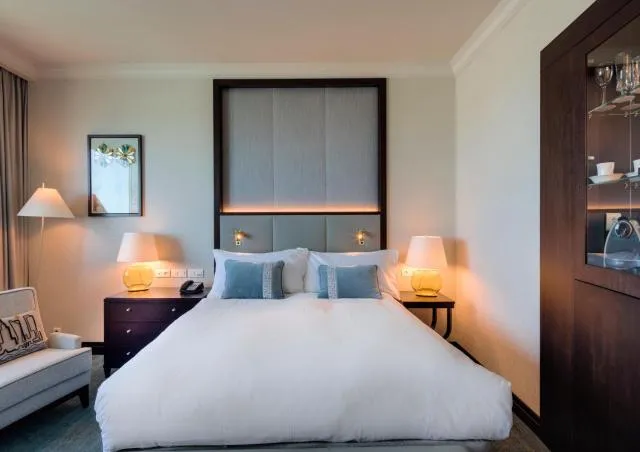  InterContinental Warszawa, an IHG Hotel - picture  : Bed,Summer,Photo of the whole room,Room 