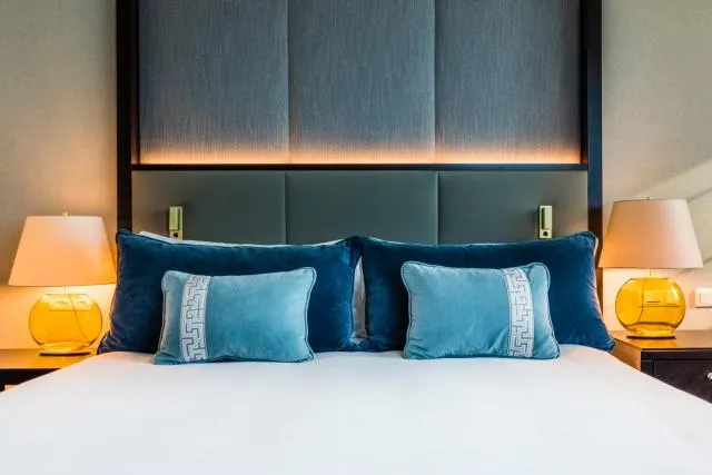  InterContinental Warszawa, an IHG Hotel - picture  : Bed,Photo of the whole room,Room 