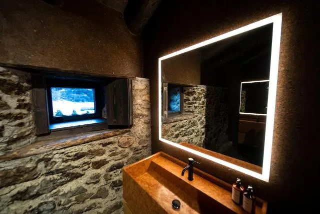  Les Pardines 1819 Mountain suites & SPA - picture  : Bathroom,Bathroom,Property 