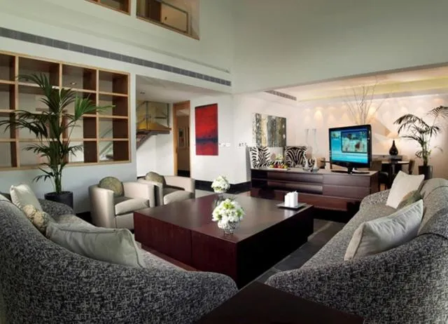  Burjuman Arjaan by Rotana - Dubai - picture  : Seating area,Living room,Property 