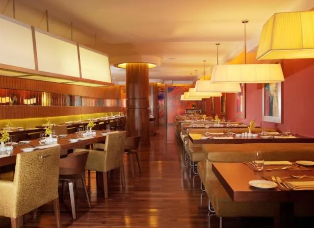  Burjuman Arjaan by Rotana - Dubai - picture  : Toilet,Restaurant/places to eat,Property 