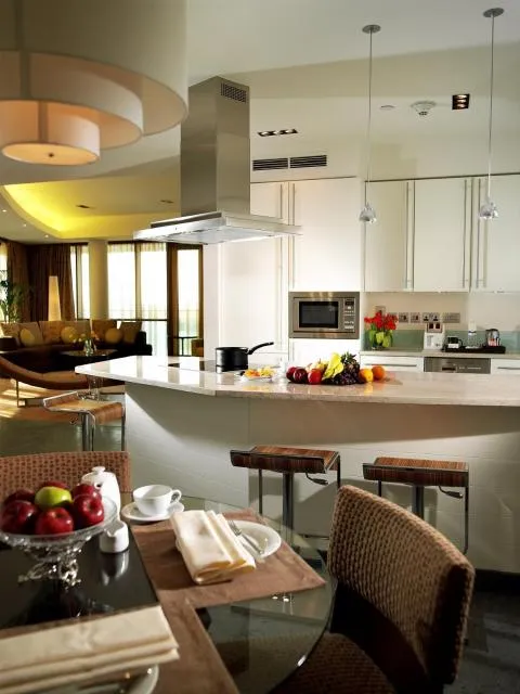  Burjuman Arjaan by Rotana - Dubai - picture  : Toilet,Kitchen or kitchenette,Dining area,Property 