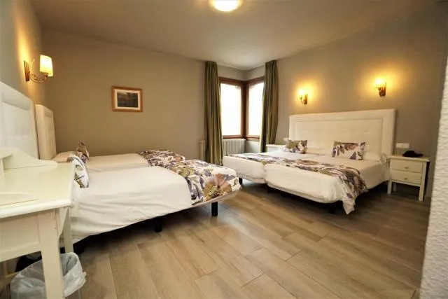  El Pradet - picture  : Bed,Bedroom,Property 